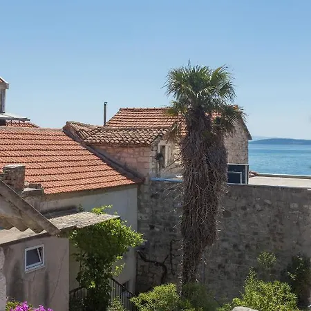 Amaizing Near Airport Apartment Kaštel Štafilić