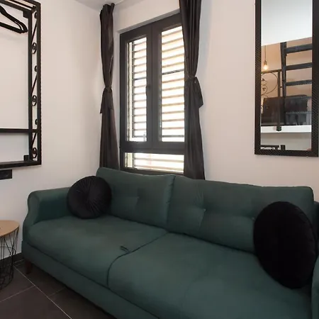 Amaizing Near Airport Apartment Kaštel Štafilić