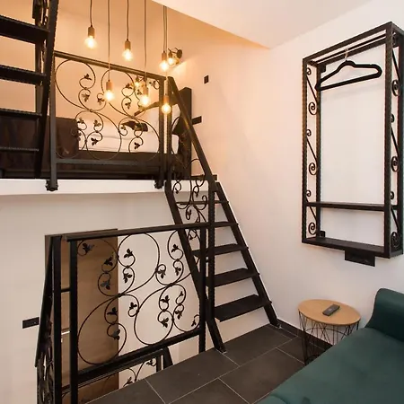 Amaizing Near Airport Kaštel Štafilić