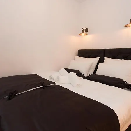 Apartment Amaizing Near Airport *